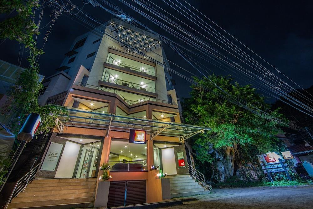 Treebo Trend Time Square Marine Drive Hotel Kochi Luaran gambar