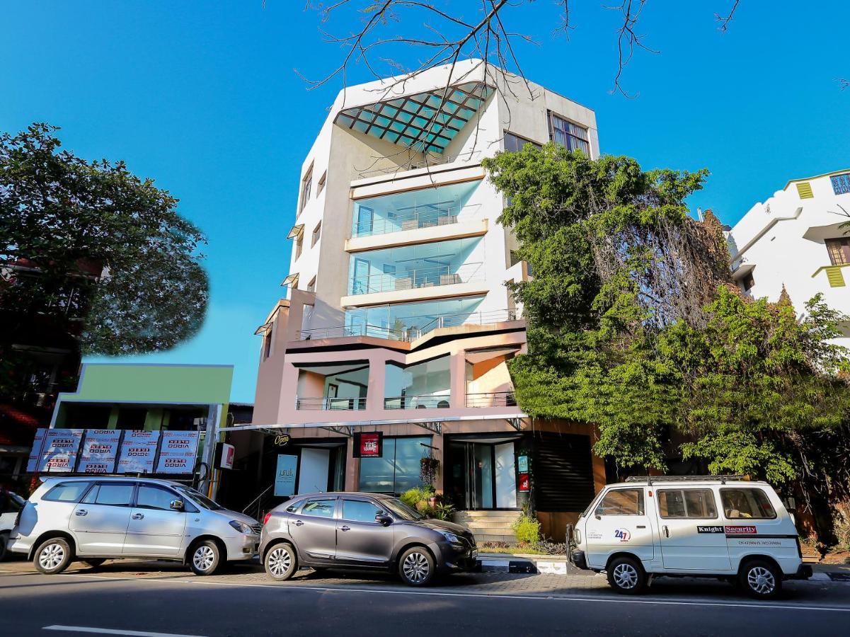 Treebo Trend Time Square Marine Drive Hotel Kochi Luaran gambar
