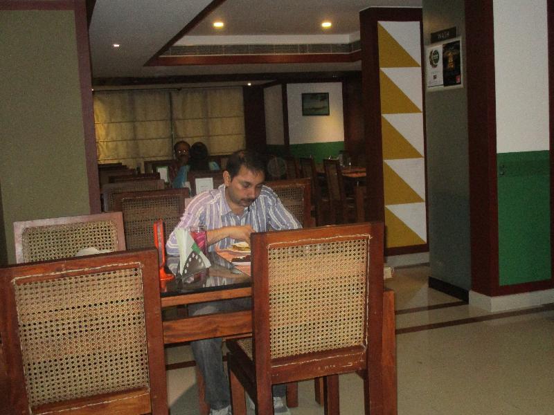 Treebo Trend Time Square Marine Drive Hotel Kochi Luaran gambar