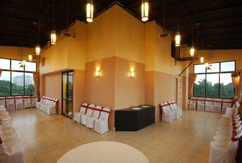 Treebo Trend Time Square Marine Drive Hotel Kochi Luaran gambar