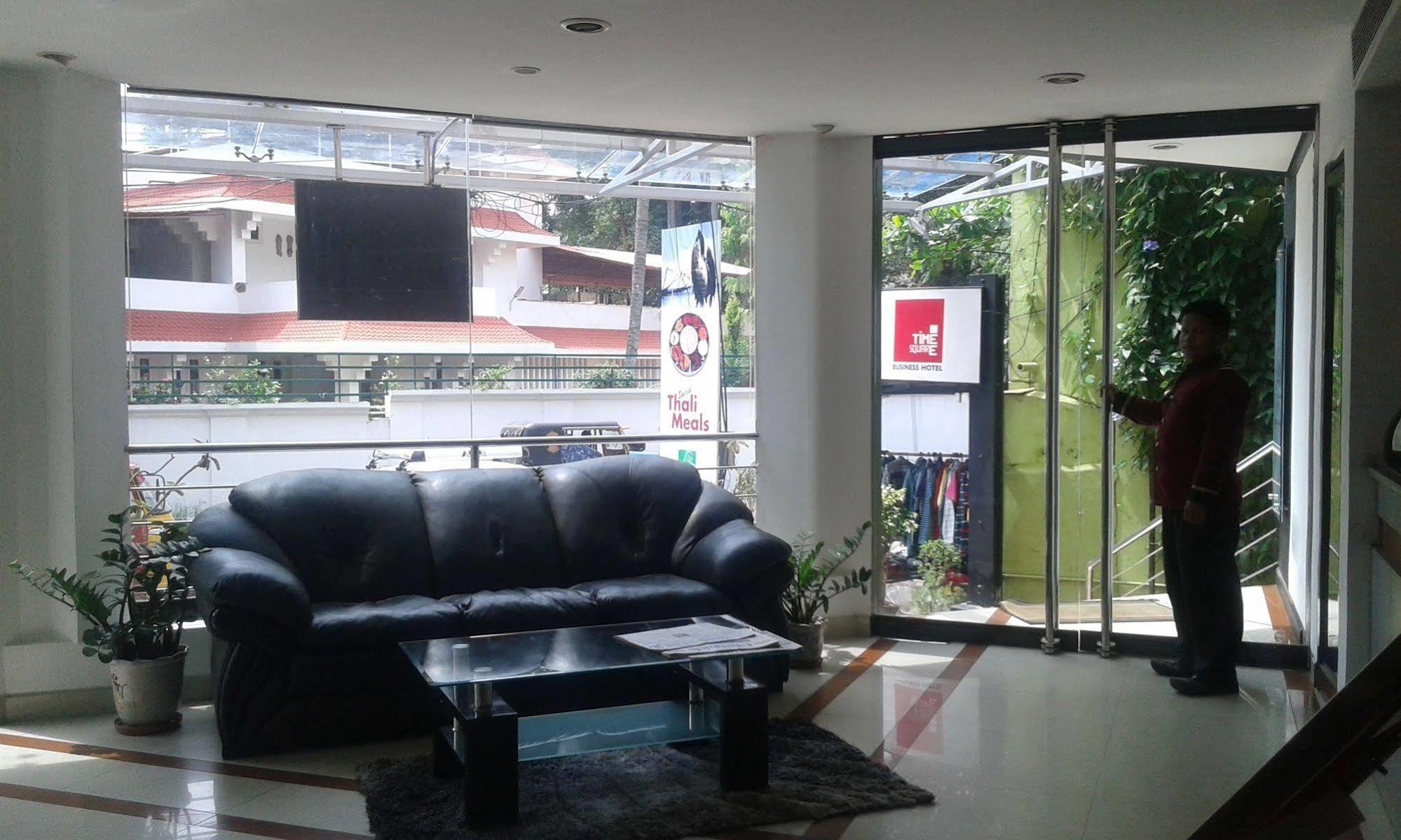 Treebo Trend Time Square Marine Drive Hotel Kochi Luaran gambar